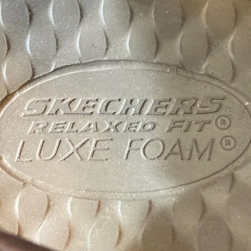 SKECHERS RELAXED FIT LUXE FOAM MEN SHOES SANDALS SIZE 10 US